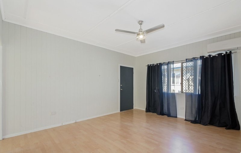 Photo - 7 Crescent Street, Leichhardt QLD 4305 - Image 7