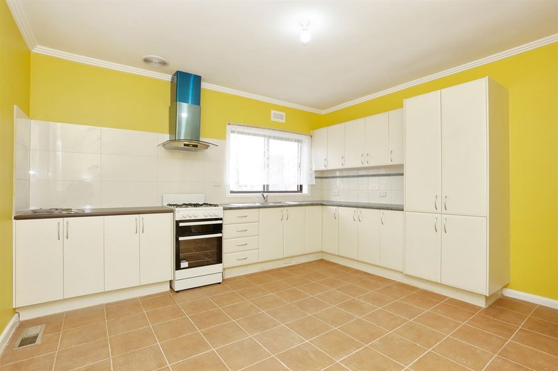 Photo - 7 Crescent Street, Noble Park VIC 3174 - Image 3