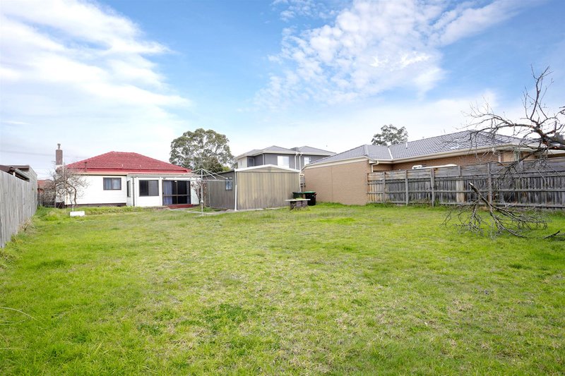 Photo - 7 Crescent Street, Noble Park VIC 3174 - Image 9