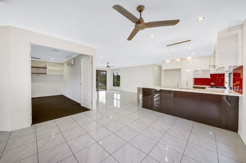 Photo - 7 Cressbrook Street, Clinton QLD 4680 - Image 2