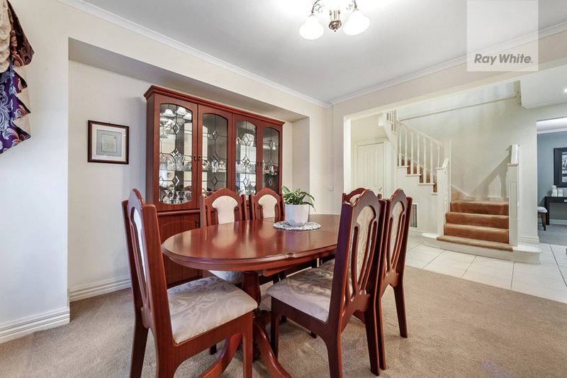 Photo - 7 Crestmont Terrace, Craigieburn VIC 3064 - Image 4