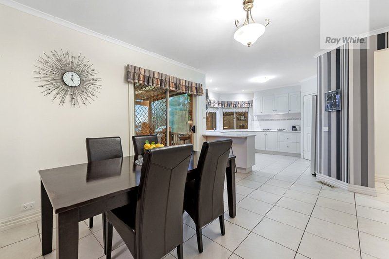 Photo - 7 Crestmont Terrace, Craigieburn VIC 3064 - Image 7