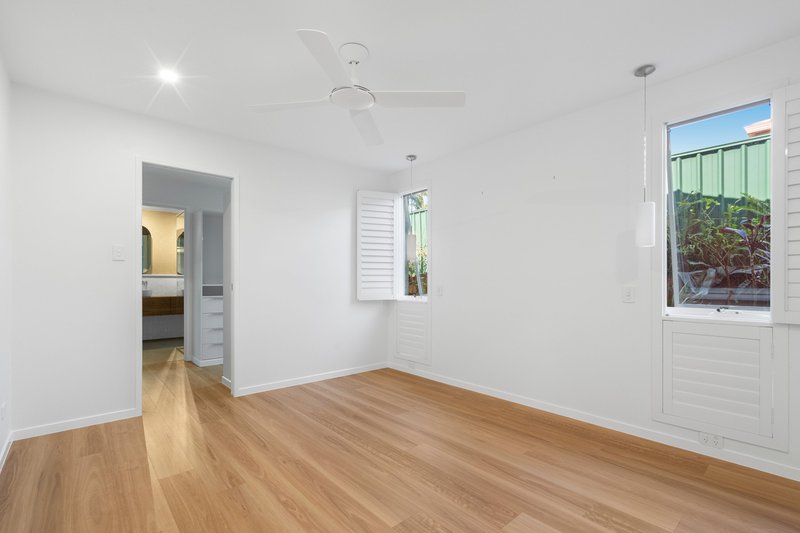 Photo - 7 Crocus Street, Daisy Hill QLD 4127 - Image 7