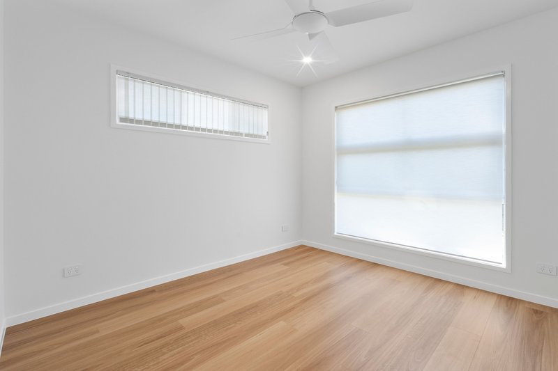 Photo - 7 Crocus Street, Daisy Hill QLD 4127 - Image 11