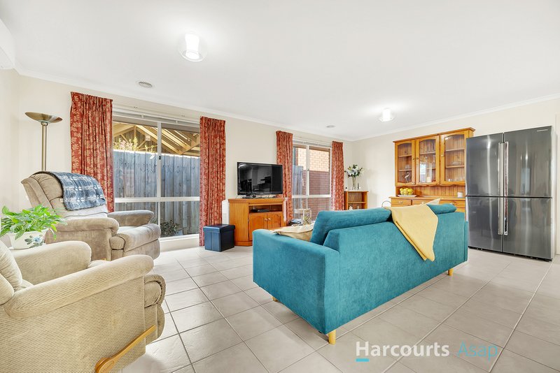 Photo - 7 Cromford Crescent, Narre Warren South VIC 3805 - Image 8