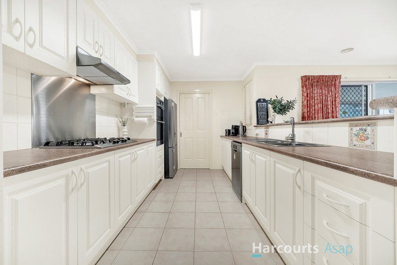 Photo - 7 Cromford Crescent, Narre Warren South VIC 3805 - Image 9