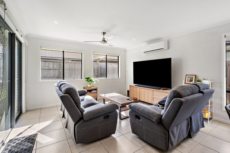 Photo - 7 Cruiser Street, Burpengary QLD 4505 - Image 11