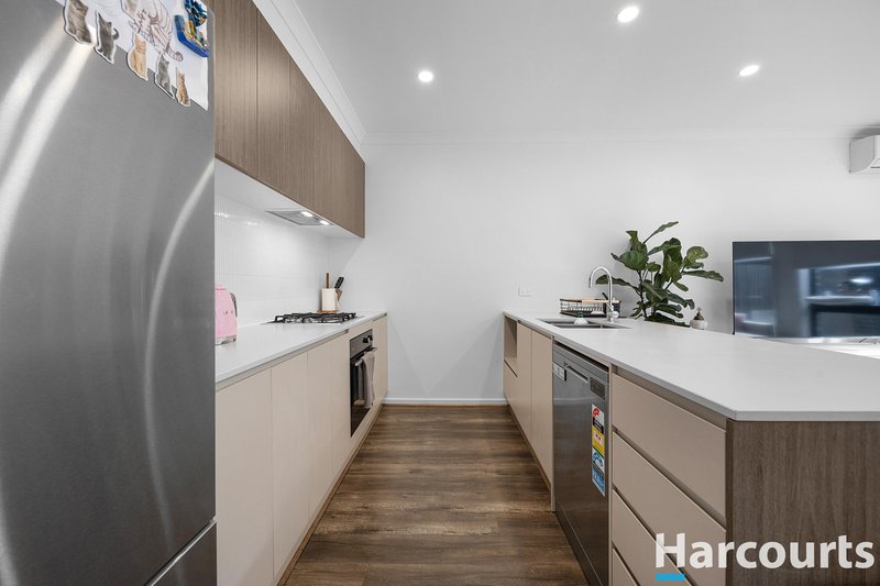 Photo - 7 Cultura Walk, Cranbourne West VIC 3977 - Image 7