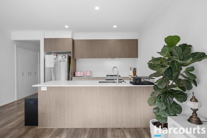 Photo - 7 Cultura Walk, Cranbourne West VIC 3977 - Image 8