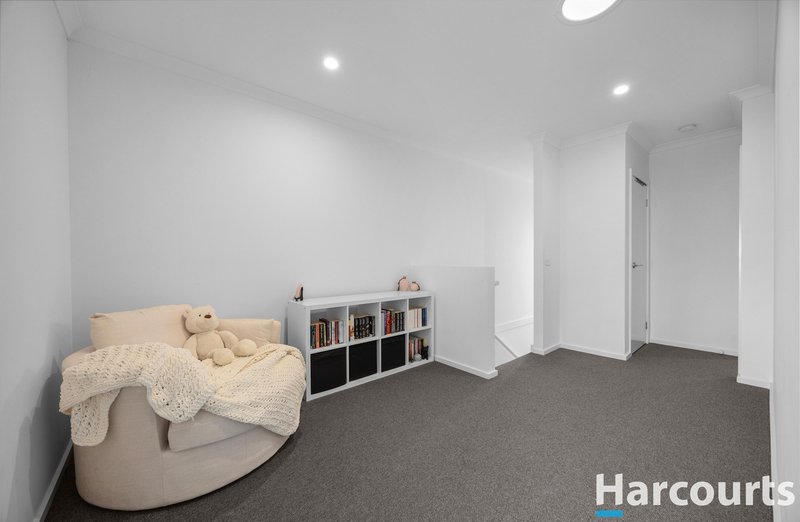 Photo - 7 Cultura Walk, Cranbourne West VIC 3977 - Image 9