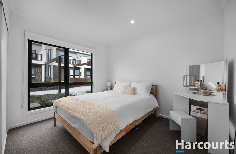 Photo - 7 Cultura Walk, Cranbourne West VIC 3977 - Image 10