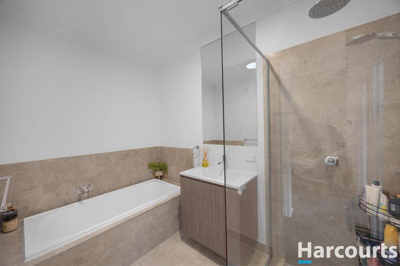 Photo - 7 Cultura Walk, Cranbourne West VIC 3977 - Image 15