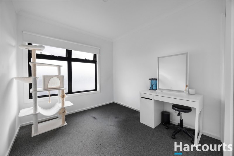 Photo - 7 Cultura Walk, Cranbourne West VIC 3977 - Image 16