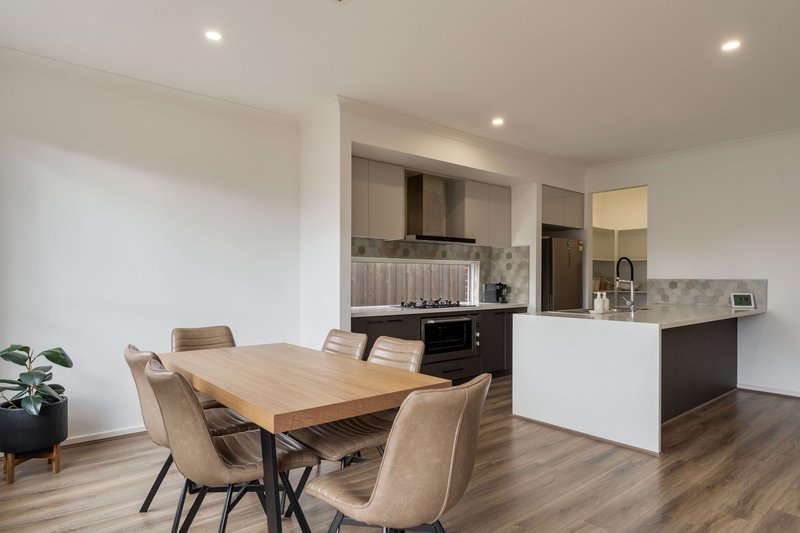 Photo - 7 Cumbungi Road, Beveridge VIC 3753 - Image 8