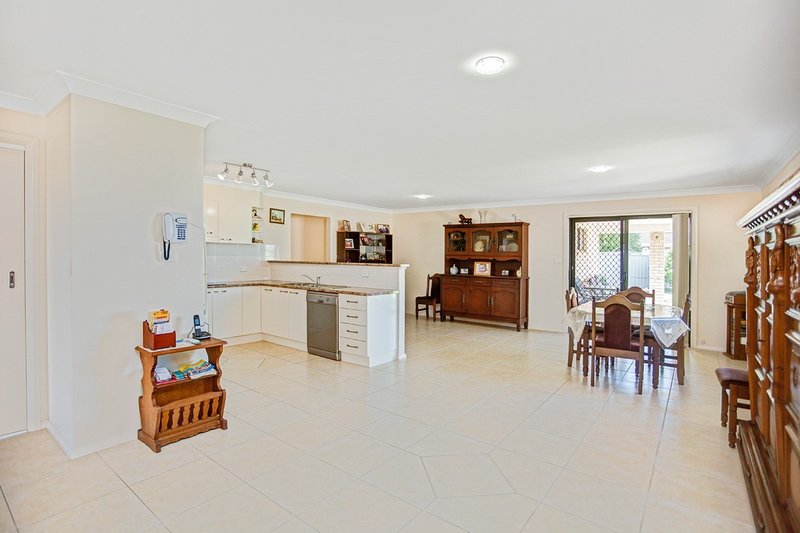 Photo - 7 Curlew Place, Old Bar NSW 2430 - Image 4