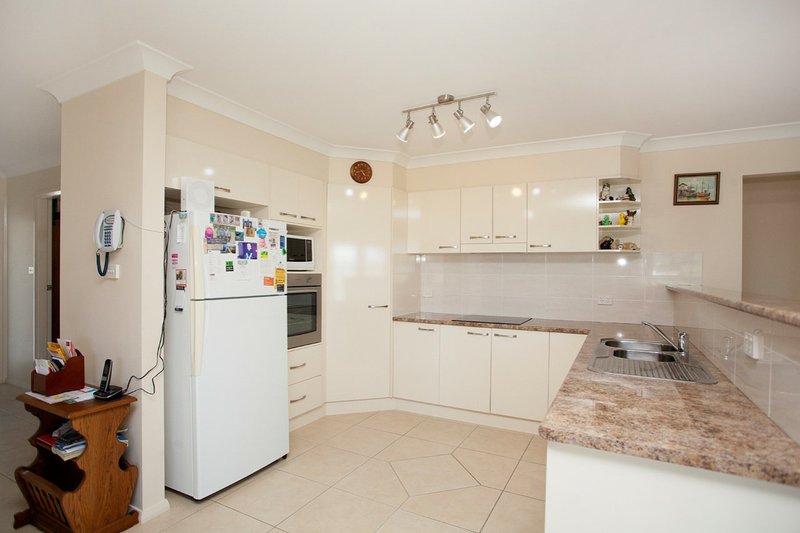 Photo - 7 Curlew Place, Old Bar NSW 2430 - Image 4