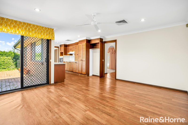 Photo - 7 Currawong Crescent, Leonay NSW 2750 - Image 4