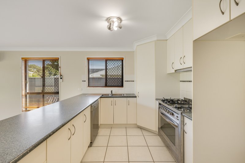 Photo - 7 Currawong Drive, Highfields QLD 4352 - Image 6