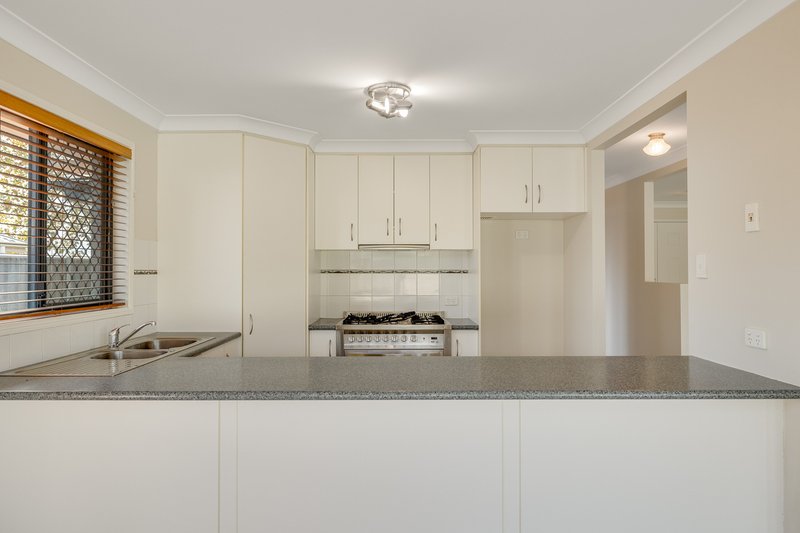 Photo - 7 Currawong Drive, Highfields QLD 4352 - Image 7