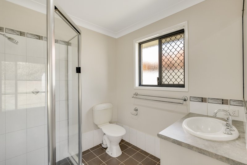 Photo - 7 Currawong Drive, Highfields QLD 4352 - Image 10