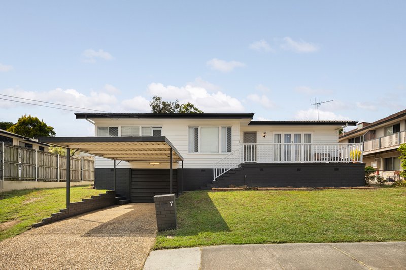 Photo - 7 Curwen Terrace, Chermside QLD 4032 - Image 1
