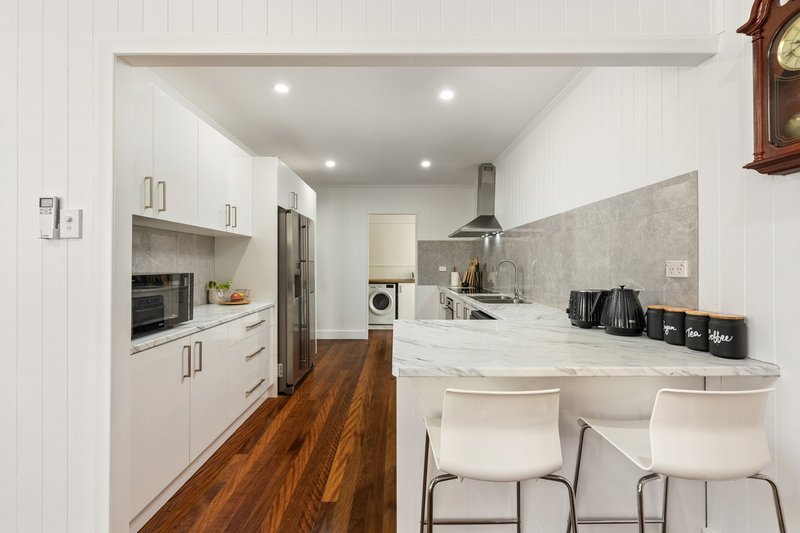 Photo - 7 Curwen Terrace, Chermside QLD 4032 - Image 5