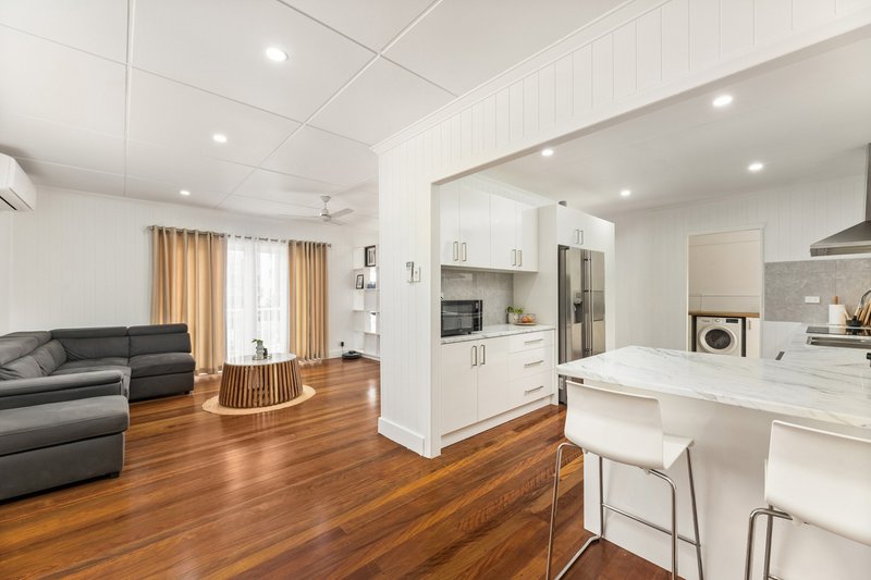 Photo - 7 Curwen Terrace, Chermside QLD 4032 - Image 6