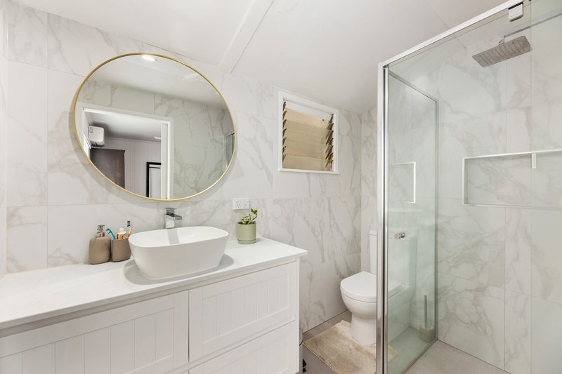 Photo - 7 Curwen Terrace, Chermside QLD 4032 - Image 9