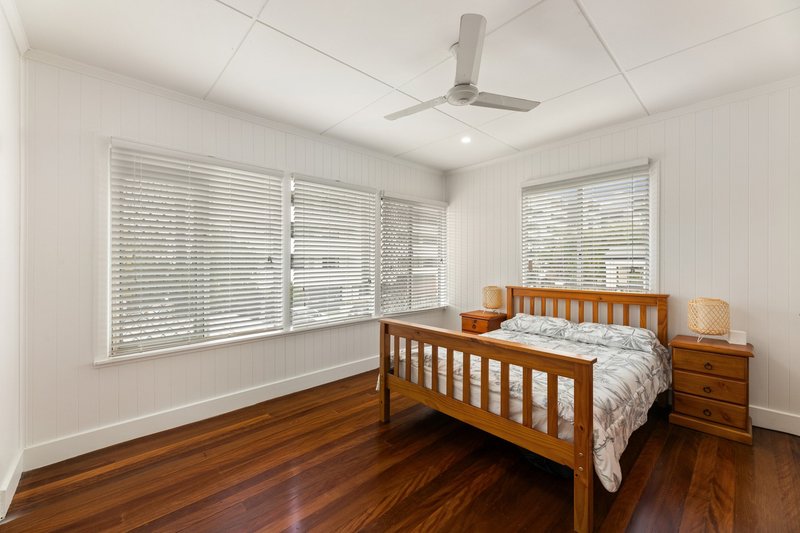Photo - 7 Curwen Terrace, Chermside QLD 4032 - Image 10