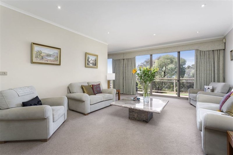 Photo - 7 Cuthbert Court, Wheelers Hill VIC 3150 - Image 7