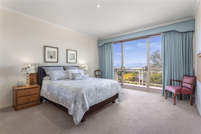 Photo - 7 Cuthbert Court, Wheelers Hill VIC 3150 - Image 8