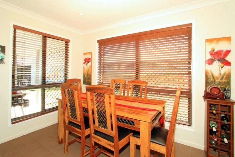 Photo - 7 Cypress Avenue, Norman Gardens QLD 4701 - Image 3