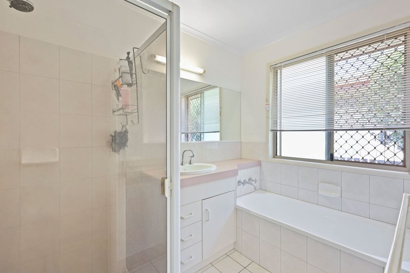 Photo - 7 Daisy Court, Middle Ridge QLD 4350 - Image 12