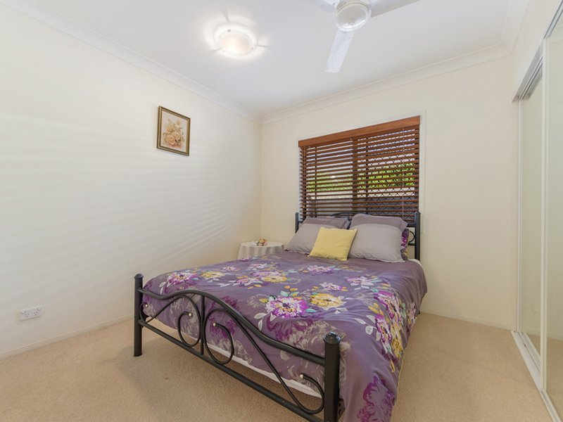 Photo - 7 Dallow Crescent, Helensvale QLD 4212 - Image 11