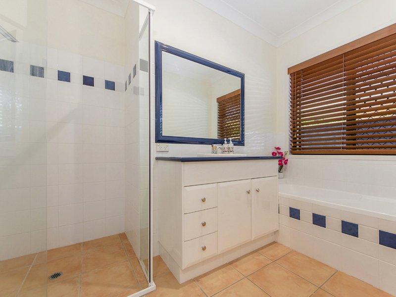 Photo - 7 Dallow Crescent, Helensvale QLD 4212 - Image 12