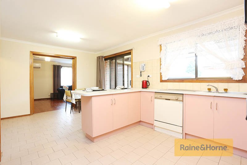 Photo - 7 Dalton Court, Meadow Heights VIC 3048 - Image 4