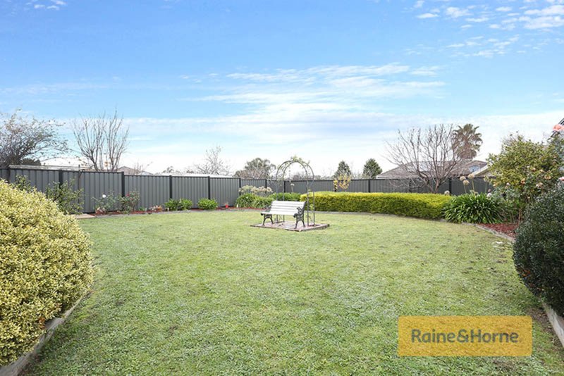 Photo - 7 Dalton Court, Meadow Heights VIC 3048 - Image 10