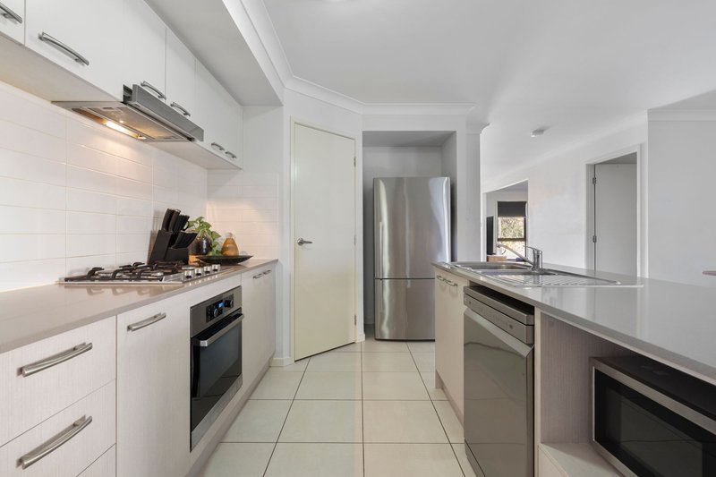 Photo - 7 Dandalup Avenue, Ormeau Hills QLD 4208 - Image 8