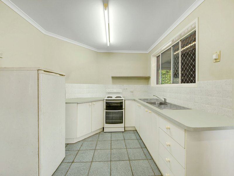 Photo - 7 Daniel Drive, New Auckland QLD 4680 - Image 3