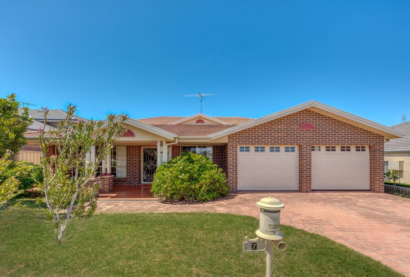 7 Danthonia Street, Mount Annan NSW 2567