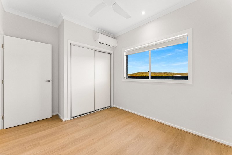 Photo - 7 Darrau Avenue, Yarrabilba QLD 4207 - Image 11