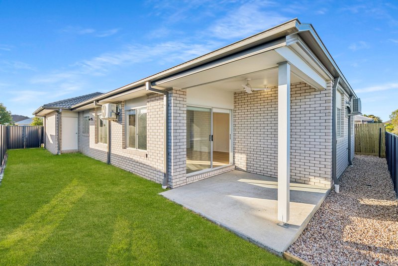 Photo - 7 Darrau Avenue, Yarrabilba QLD 4207 - Image 16