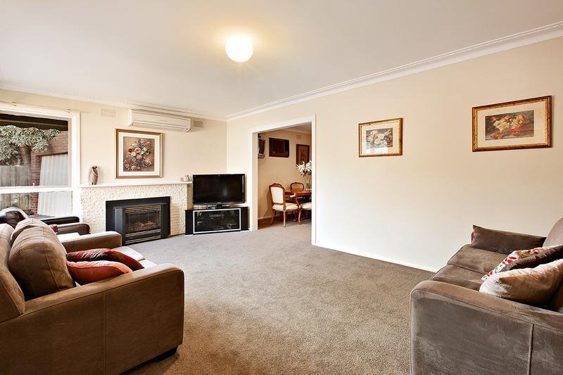 Photo - 7 Davor Court, Burwood East VIC 3151 - Image 2