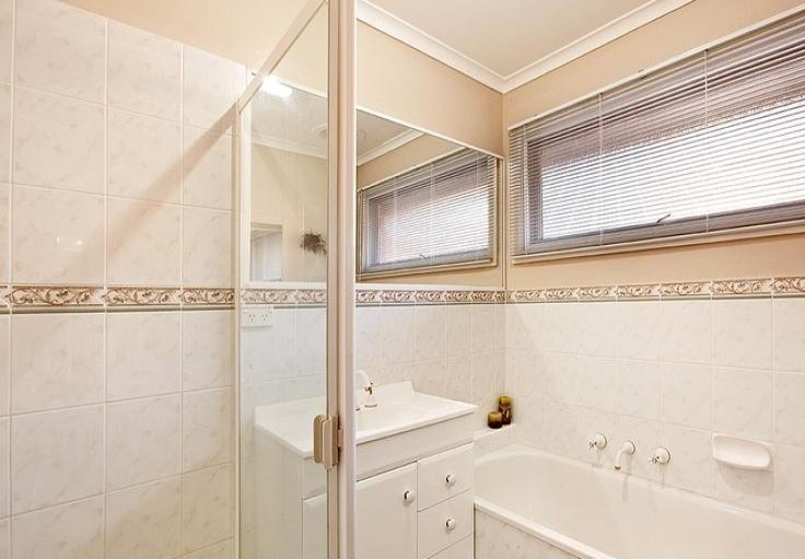 Photo - 7 Davor Court, Burwood East VIC 3151 - Image 5