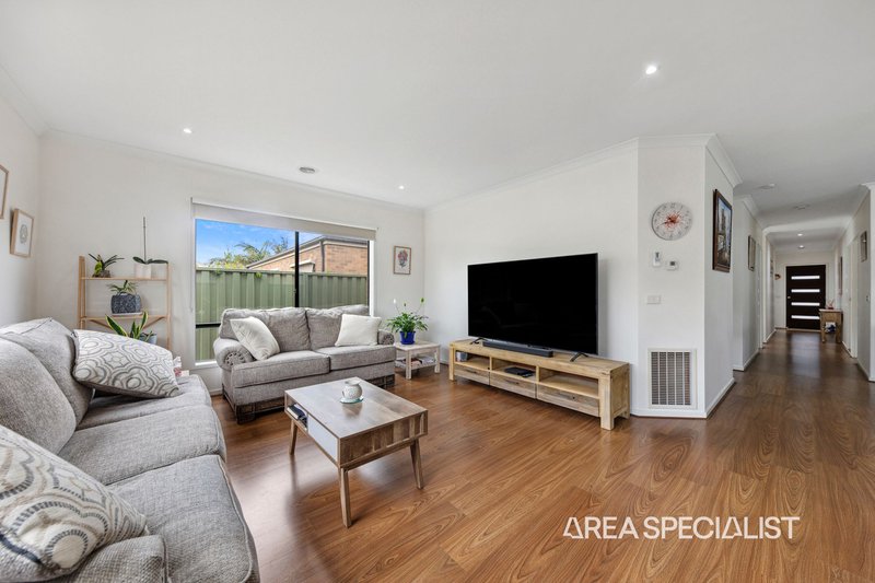 Photo - 7 Day Lilly Court, Pakenham VIC 3810 - Image 4