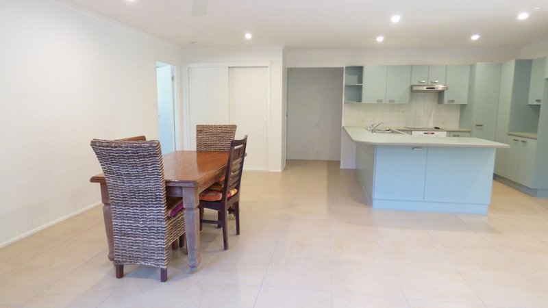 Photo - 7 Dayspring Street, Sunrise Beach QLD 4567 - Image 2