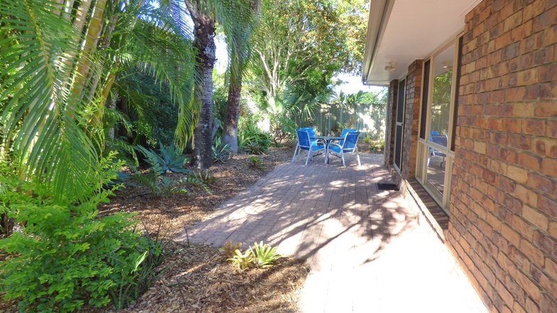 Photo - 7 Dayspring Street, Sunrise Beach QLD 4567 - Image 6