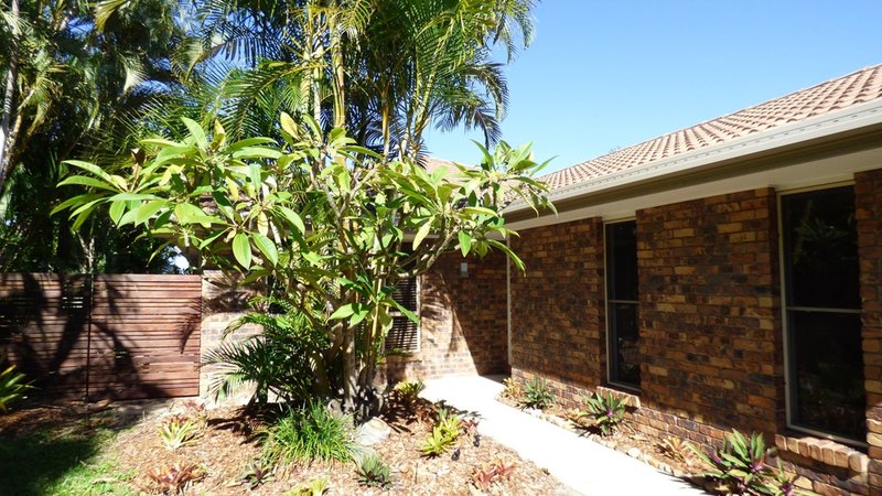 Photo - 7 Dayspring Street, Sunrise Beach QLD 4567 - Image 7