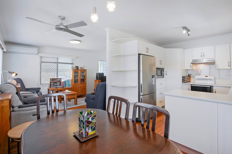 Photo - 7 Deborah Street, Clontarf QLD 4019 - Image 4