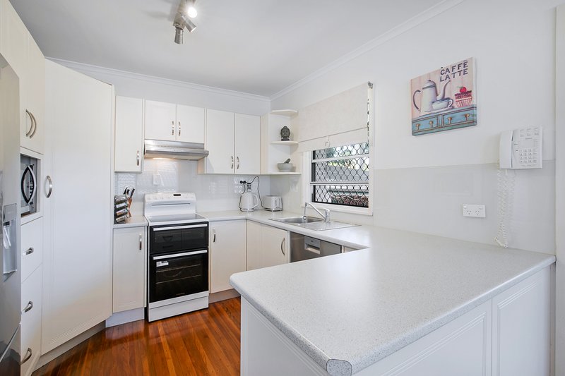Photo - 7 Deborah Street, Clontarf QLD 4019 - Image 5